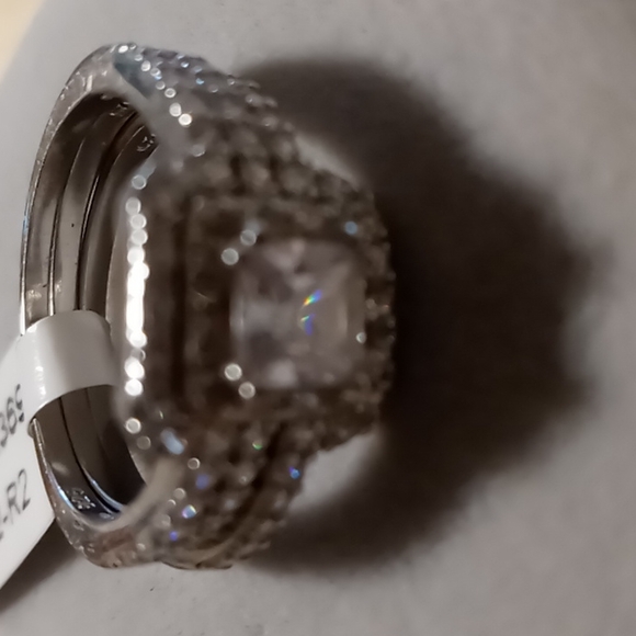 Trio Sterling Silver 925 ring set. princess Cz cut with 2 pave cz fitted rings. - Picture 10 of 10